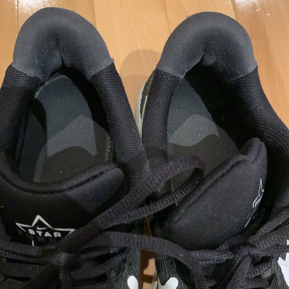 Nike Black & White Running Shoes - size 6 Youth - Picture 10 of 16